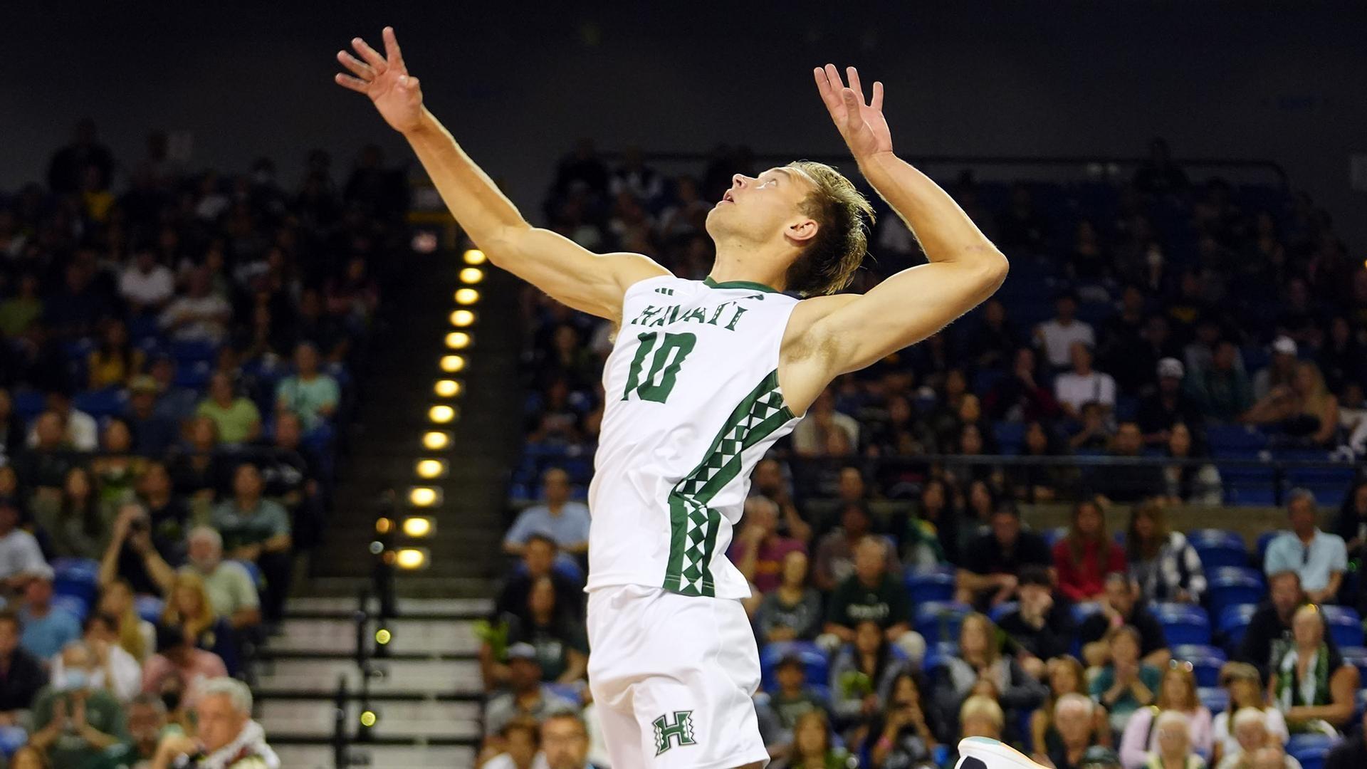 Hawaii hitter prepares for a spike